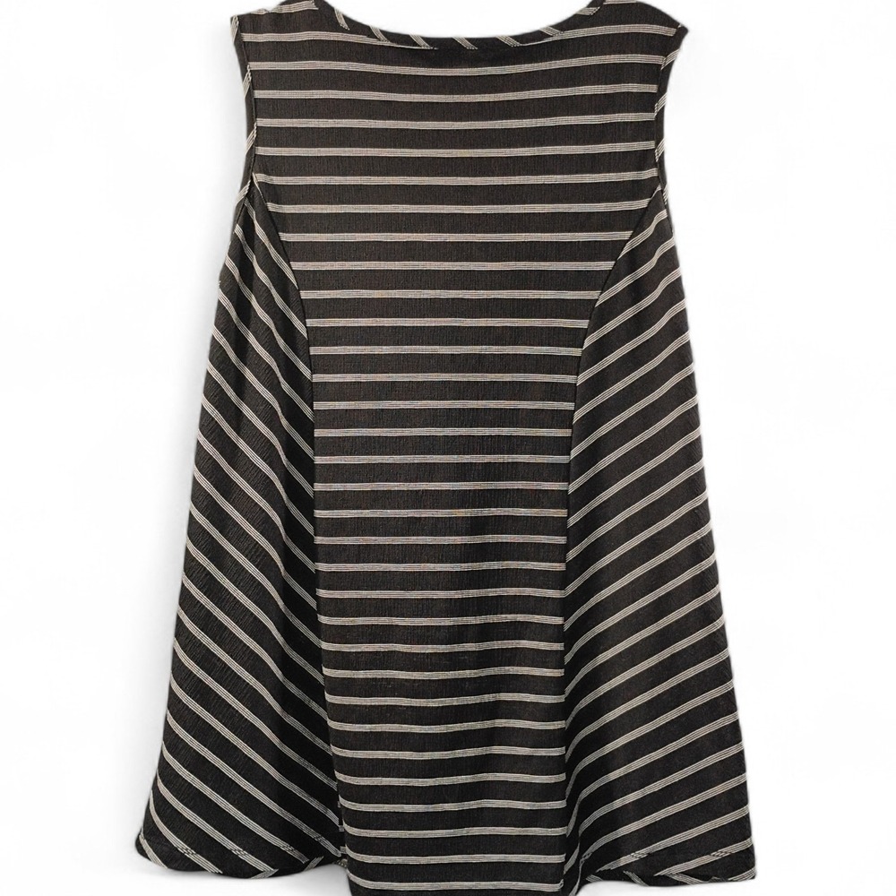 Ava James Women's Medium Black White Striped Summer Sleeveless Tank Top EUC - Picture 2 of 6